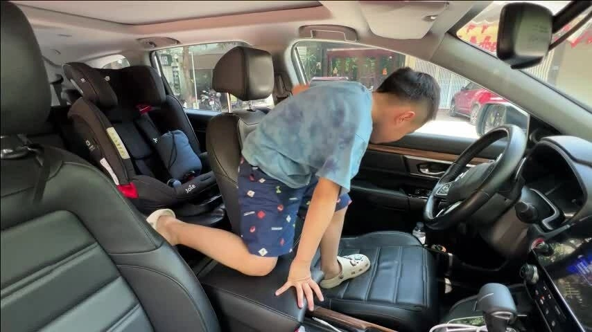 Cách mở cửa thoát nạn trên ôtô: Kỹ năng đơn giản nhưng thiết yếu