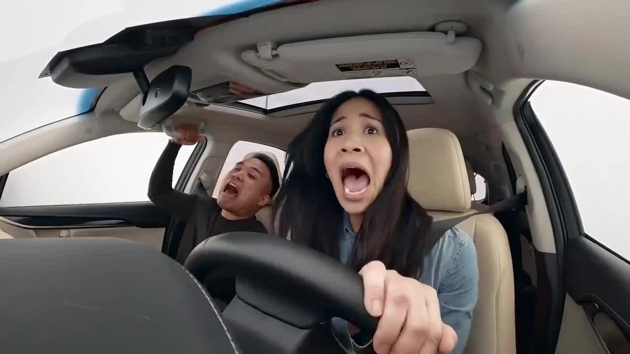 Chuyện gì xảy ra trong vài giây khi tài xế nhắn tin