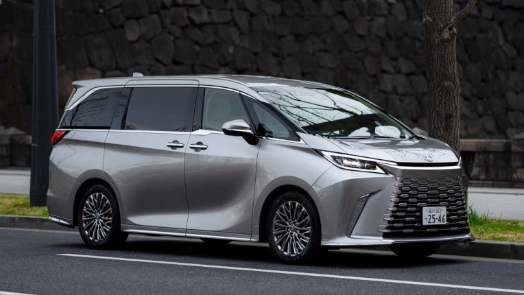 xehay_lexus20lm_110426_21
