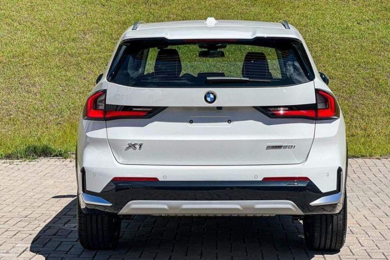 BMW X1 được phân phối duy nhất với phiên bản sDrive20i.