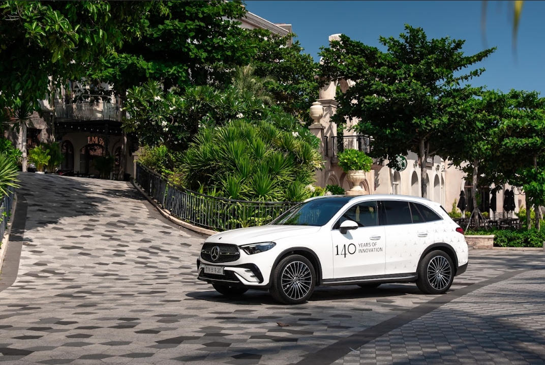 1783058643-333-width1072height718 Mercedes-Benz tăng tốc hàng loạt chương trình kỷ niệm 140 năm - 3