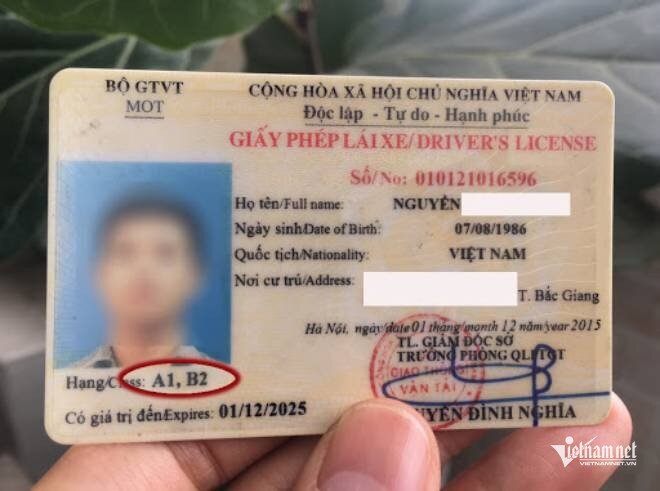 1783067570-2aa995087c-w-gplx-hiep-2191-width660height491 GPLX hết hạn dưới 30 ngày, người lái vẫn được chấp nhận cấp đổi lại mà không cần thi lại lý thuyết. Ảnh minh họa: Hoàng Hiệp
