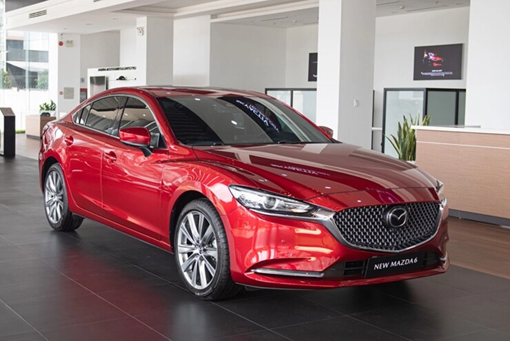 Mazda6 là cái tên đang dẫn đầu phân khúc ì ạch này, sau sự ra đi của Corolla Altis.