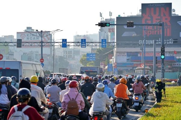 3950_ddcc873a968507e72366d0adca851ff0_ceb70c600bdc4d978937832f86973a55_grande tac-duong-trong-do-thi