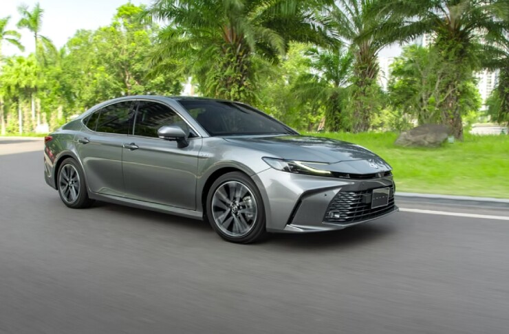 Camry HEV chạy lướt: "Vua giữ giá" hay nỗi ác mộng của thị trường xe cũ? - 8