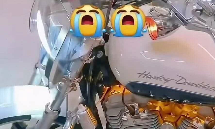 Chủ môtô phân khối lớn khóc ròng vì xe còn như mới vẫn bị hủy