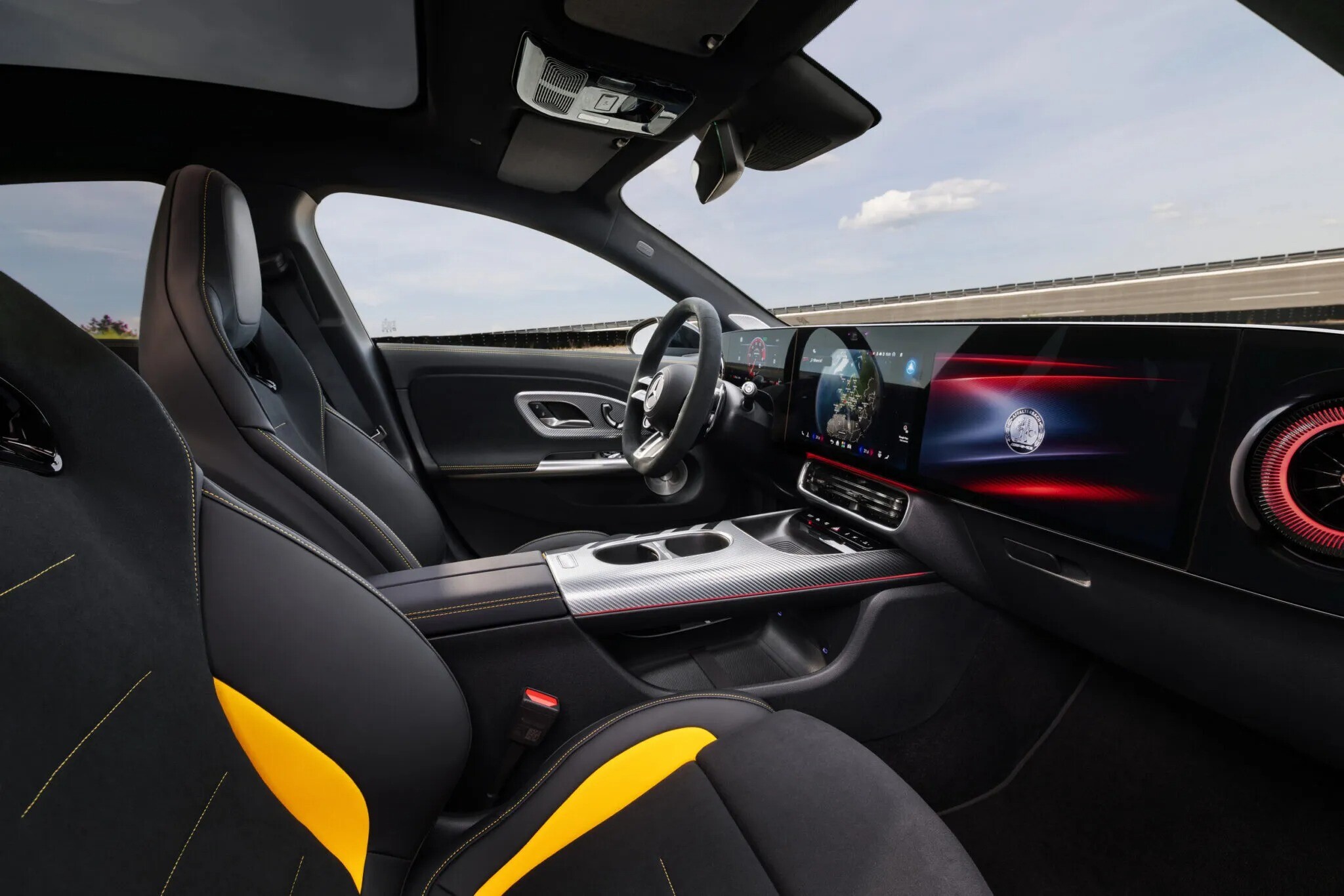 cla-1-1784122383-852-width2048height1366 Mercedes-AMG CLA 45 EV trình làng - 6