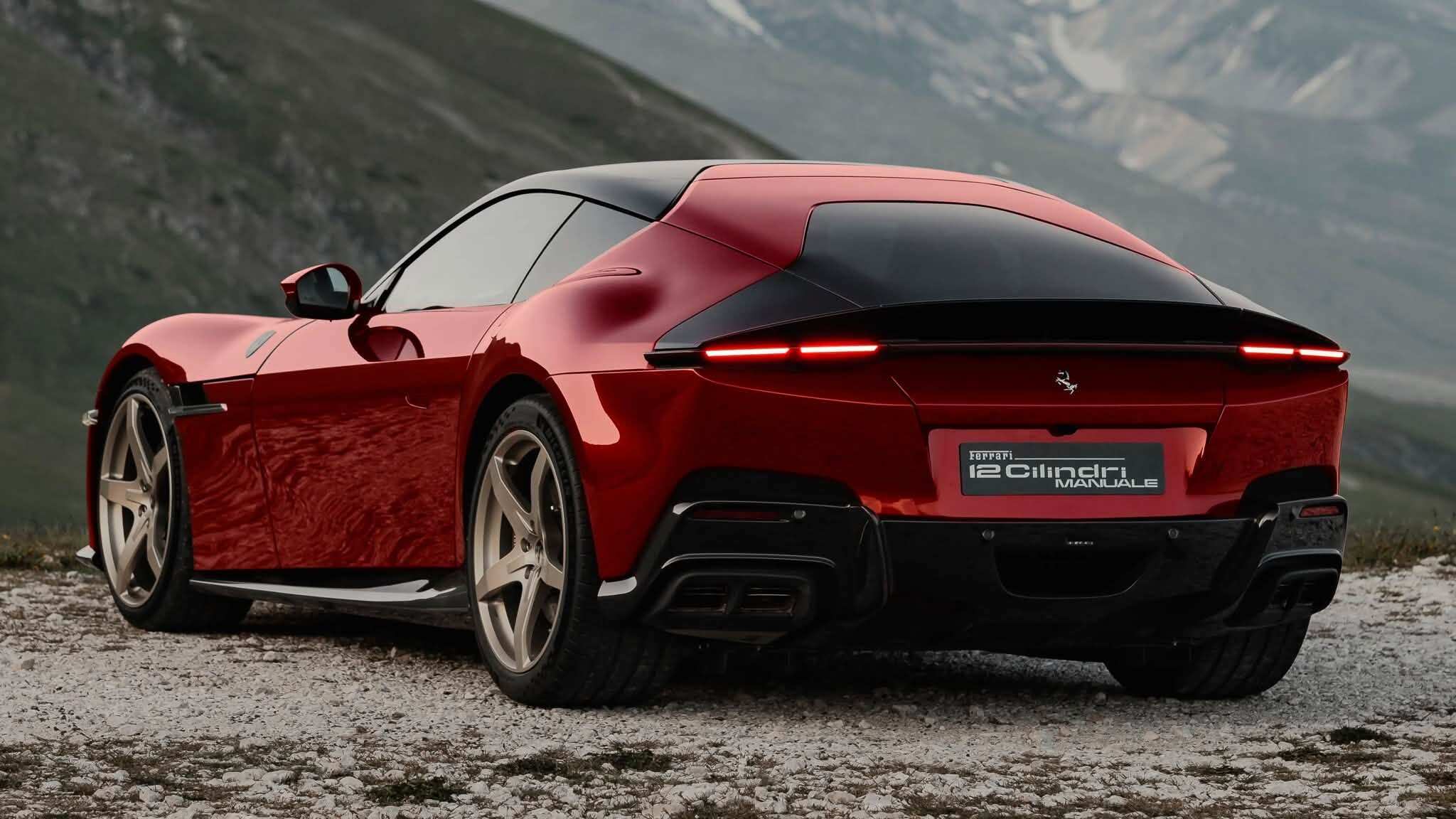 f-10-1783265697-94-width2048height1152 Ferrari 12Cilindri trang bị số sàn ra mắt toàn cầu - 2