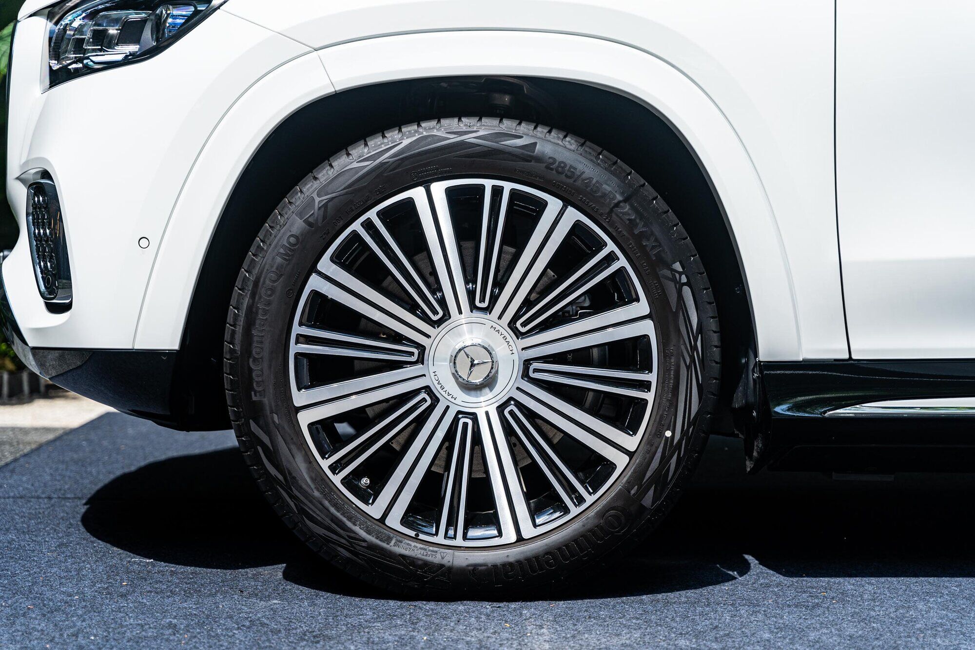 gls-16-1782498602-950-width2000height1334 Maybach GLS 480 Facelift sử dụng động cơ I6 tăng áp dung tích 3.0L kết hợp hệ thống mild-hybrid 48V.