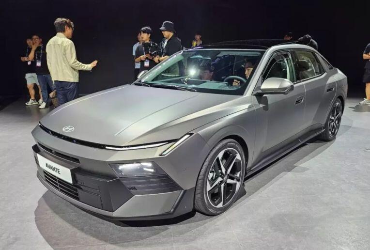 h-4-1782662828-943-width764height516 Hyundai Elantra thế hệ mới ra mắt - 6