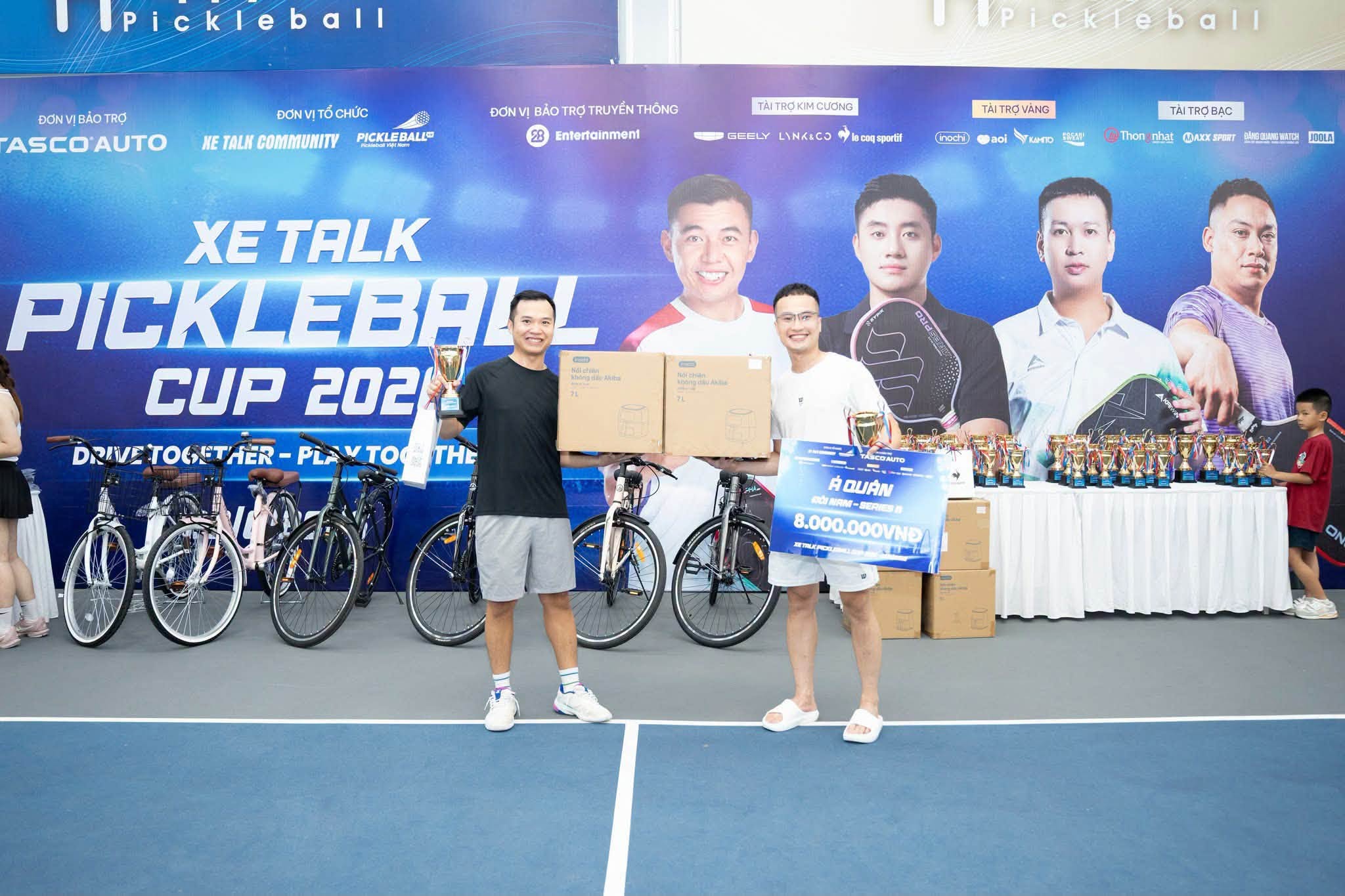 image2-1784768599-772-width2048height1365 Anh Huy và cộng sự giành giải Á quân tại sự kiện Xe Talk Pickleball.