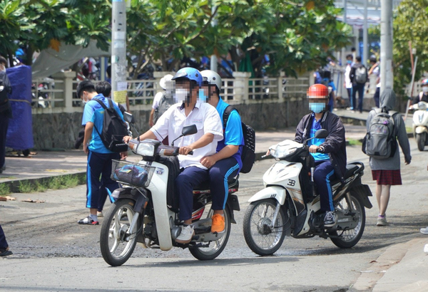 image2_b3a34bfdb15b40f88c3e494b5c75503f_grande xe-so-50cc-co-phu-hop-voi-hoc-sinh-khong