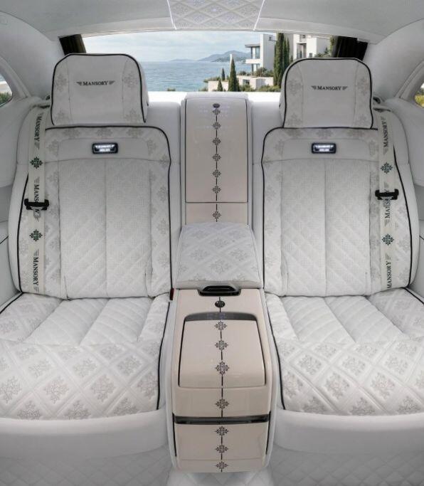 rr-2-1783786505-195-width596height683 Rolls-Royce Phantom "lột xác" trong gói nâng cấp từ hãng Mansory - 6