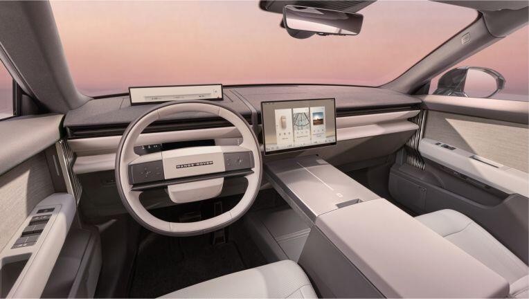 rr-4-1784733402-168-width764height432 Range Rover cho biết, thiết kế nội thất của GT hướng đến việc giảm thiểu các yếu tố gây xao nhãng.