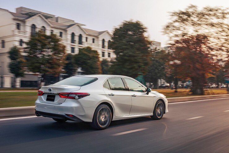 Sếp mua Camry Hybrid: Tài xế khóc ròng vì mất khoản "thu nhập ngầm"? - 4