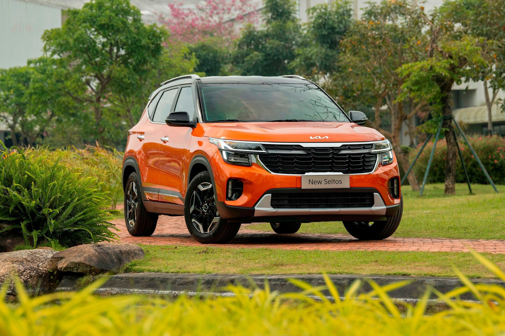 so-sanh-kia-sportage-va-seltos-thiet-ke-noi-that-va-dong-co-an-tuong-18-1781724936-174-width1920height1280 Hai mẫu SUV Kia tầm giá 1 tỷ nổi bật với loạt công nghệ an toàn hiện đại - 2