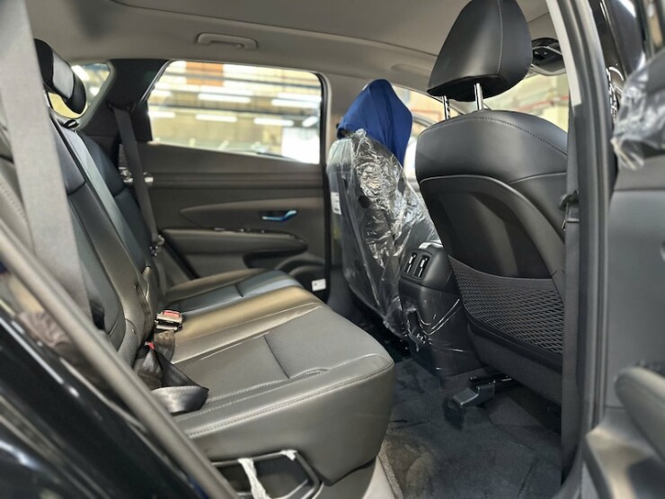 Hyundai Tucson và Toyota Camry Hybrid: Đâu là lựa chọn tốt hơn? - 9