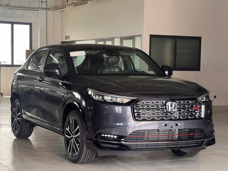 uu-nhuoc-diem-cua-honda-hr-v-e-hev-rs-khi-doi-dau-toyota-innova-cross-hev-honda4-1784173738-259-width740height555 Ưu nhược điểm của Honda HR-V e: HEV RS khi “đối đầu” Toyota Innova Cross HEV - 12