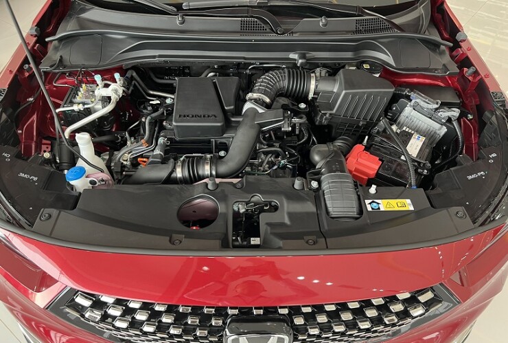 uu-nhuoc-diem-cua-honda-hr-v-e-hev-rs-khi-doi-dau-toyota-innova-cross-hev-honda7-1784173828-221-width740height499 Ưu nhược điểm của Honda HR-V e: HEV RS khi “đối đầu” Toyota Innova Cross HEV - 11