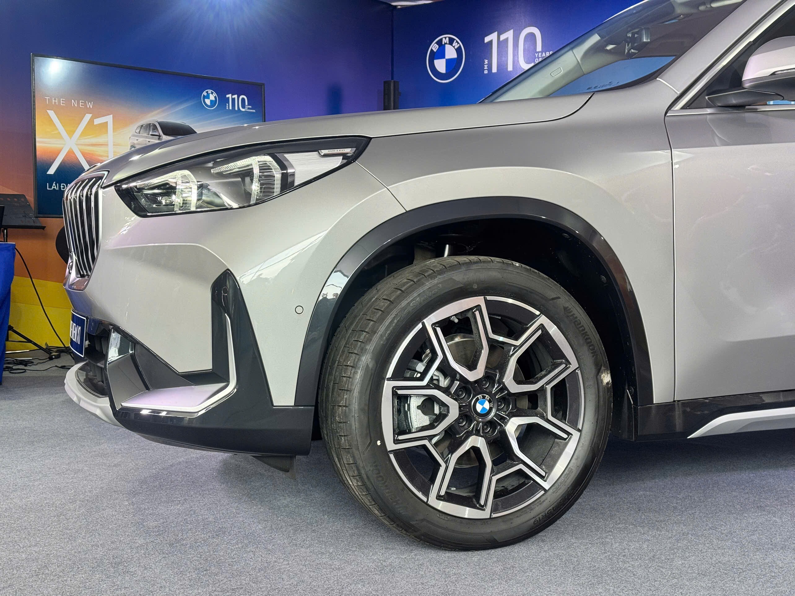 1-9-1786152434-460-width2568height1926 BMW X1 công bố giá bán gần 1,7 tỷ đồng tại Việt Nam - 5