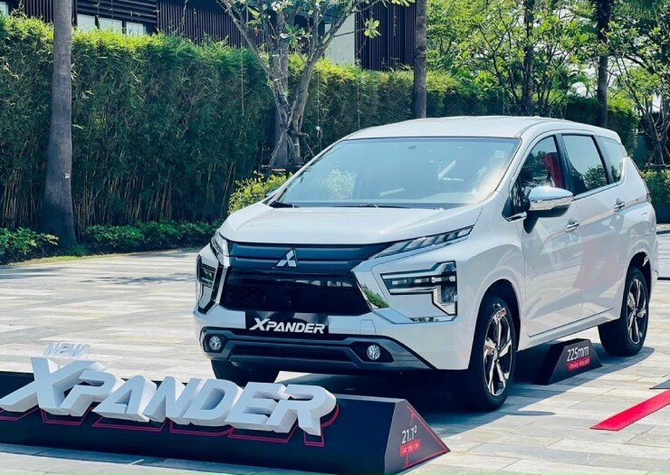 Đèn chiếu sáng công nghệ LED thấu kính mang lại khả năng chiếu sáng vượt trội.