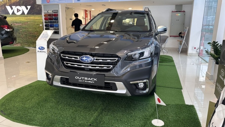 Ngay từ đầu tháng 8/2026, thị trường ô tô giảm giá mạnh mẽ như mẫu ubaru Forester nhập khẩu từ Thái Lan thuộc VIN 2025 được giảm từ 300-360 triệu đồng (tùy phiên bản).