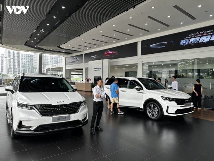 Việc các hãng xe liên tục giảm giá diễn ra trong bối cảnh thị trường vẫn duy trì đà tăng trưởng tích cực.