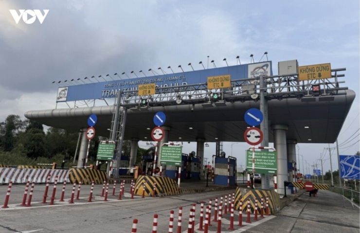 1787152669-0bf3fac593-anh-man-hinh-2026-08-18-luc-16-width740height479 Không ít tài xế cũng đặt vấn đề ở góc độ giá trị khoản thu 6.600 đồng/tháng là không đáng gì, nhưng nếu duy trì trong nhiều năm và áp dụng trên số lượng lớn tài khoản giao thông thì tổng số tiền phí thu được khá lớn.