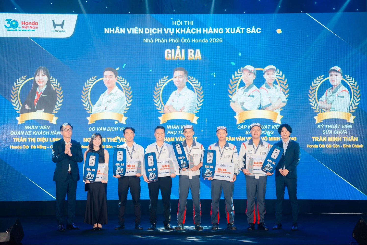 Các gương mặt thắng Giải ba trong Hội thi Nhân viên Dịch vụ khách hàng xuất sắc 2026. Ảnh: HVN