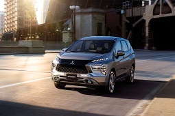 Toyota Veloz Cross tiếp tục hụt hơi trước Mitsubishi Xpander