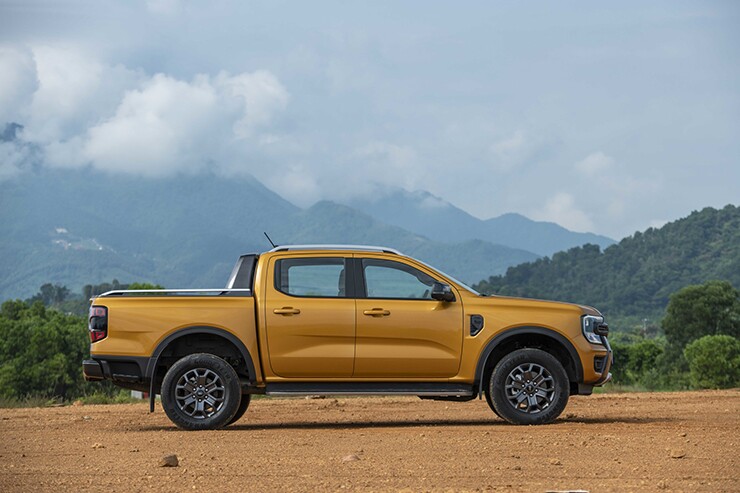 3-1787828947-649-width740height493 Giá xe Ford Ranger cập nhật tháng 8/2026 - 4
