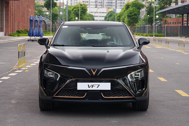 Giá xe VinFast VF 7 cập nhật tháng 8/2026 - 4