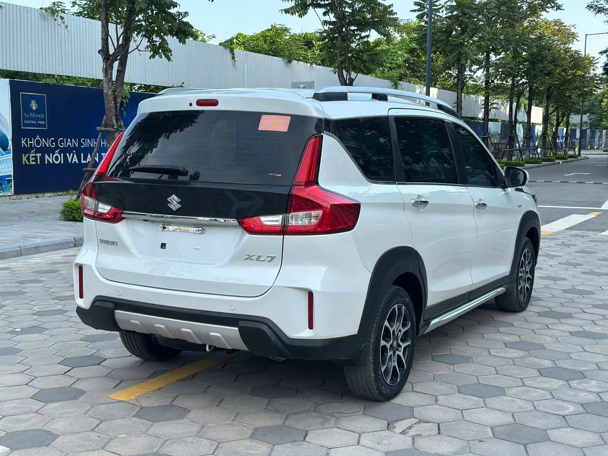 Xe có kích thước chiều dài x rộng x cao lần lượt là: 4.450 x 1.775 x 1.710 mm.