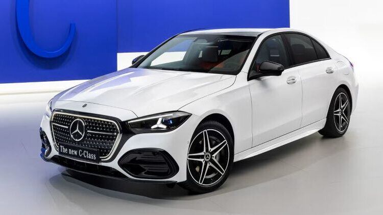Mercedes-Benz tiếp tục làm mới dòng xe sedan C-Class và sở hữu động cơ lai hybrid.