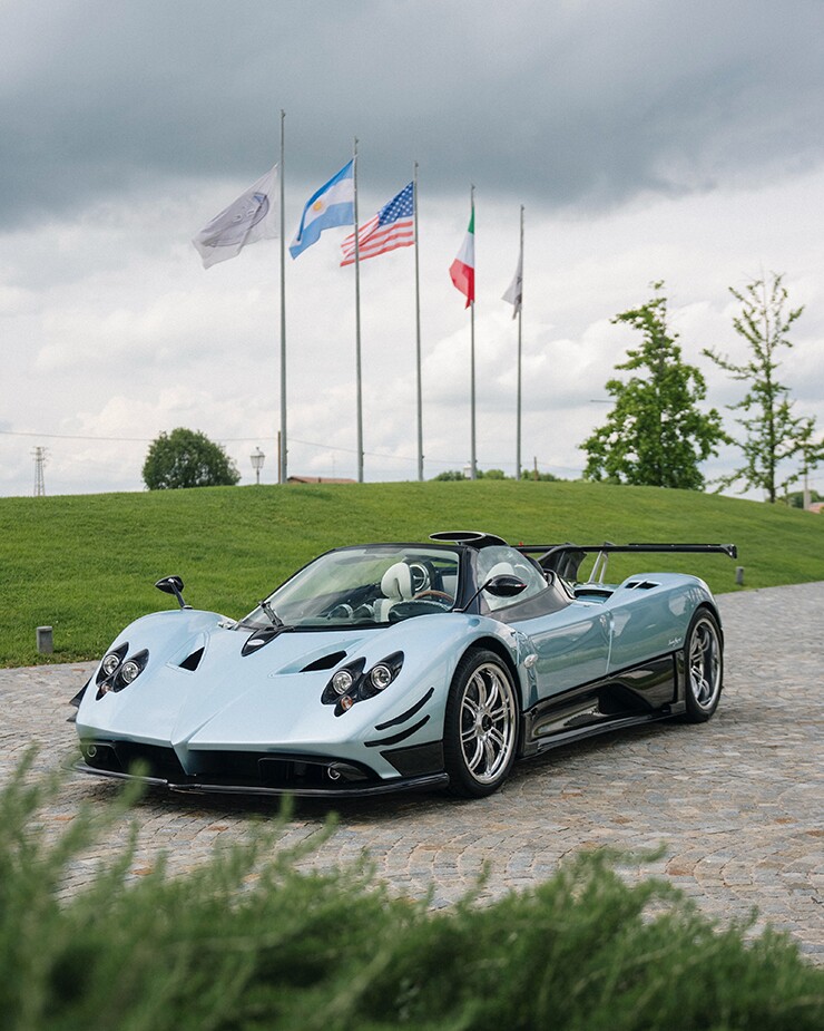 dang-cap-pagani-tien-oc-vit-titan-du-mua-mot-chiec-porsche-911-5-1786532970-818-width740height925 Đẳng cấp Pagani: Tiền ốc vít titan đủ mua một chiếc Porsche 911 - 5