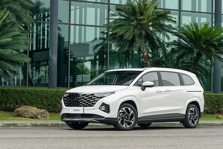 Giá xe Hyundai Custin tháng 8/2026, MPV cỡ trung từ 820 triệu đồng - 1