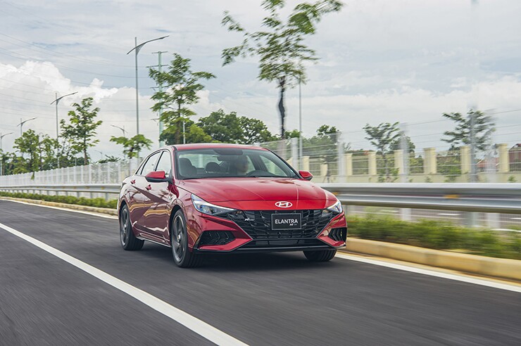 Giá xe Hyundai Elantra mới nhất tháng 8/2026 - 8