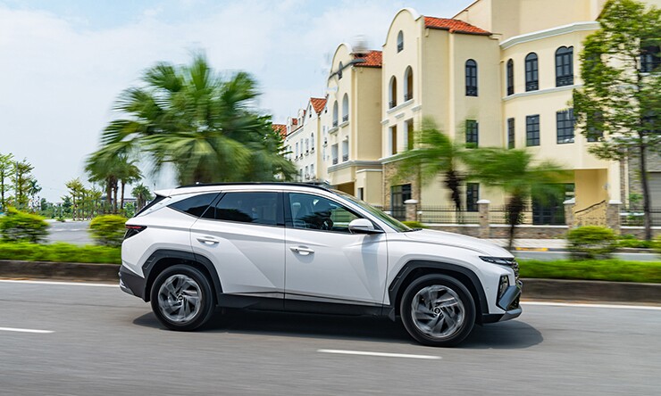 gia-xe-hyundai-tucson-cap-nhat-thang-8-2026-uu-dai-85-trieu-dong-19-1787146191-924-width740height444 Giá xe Hyundai Tucson cập nhật tháng 8/2026, ưu đãi 85 triệu đồng - 29