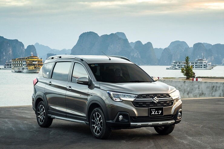 gia-xe-suzuki-xl7-hybrid-thang-8-2026-giam-100-le-phi-truoc-ba-14-1787880061-779-width740height493 Giá xe Suzuki XL7 Hybrid tháng 8/2026, giảm 100% lệ phí trước bạ - 2