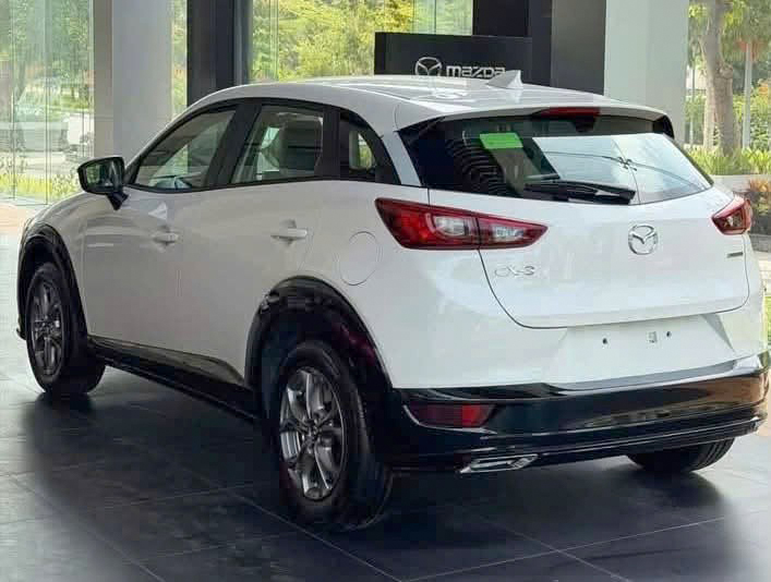 Mazda CX-3 sở hữu kích thước dài x rộng x cao lần lượt 4.275 x 1.765 x 1.535 mm.