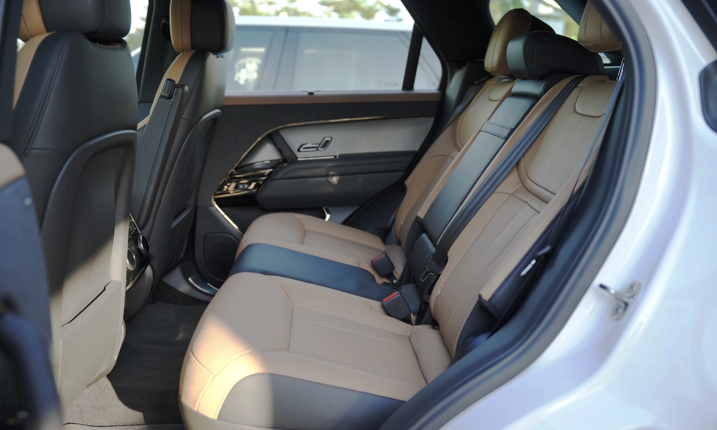 range-rover-sport-2026-vnexpress-8-jpeg-1788073480-1788073503