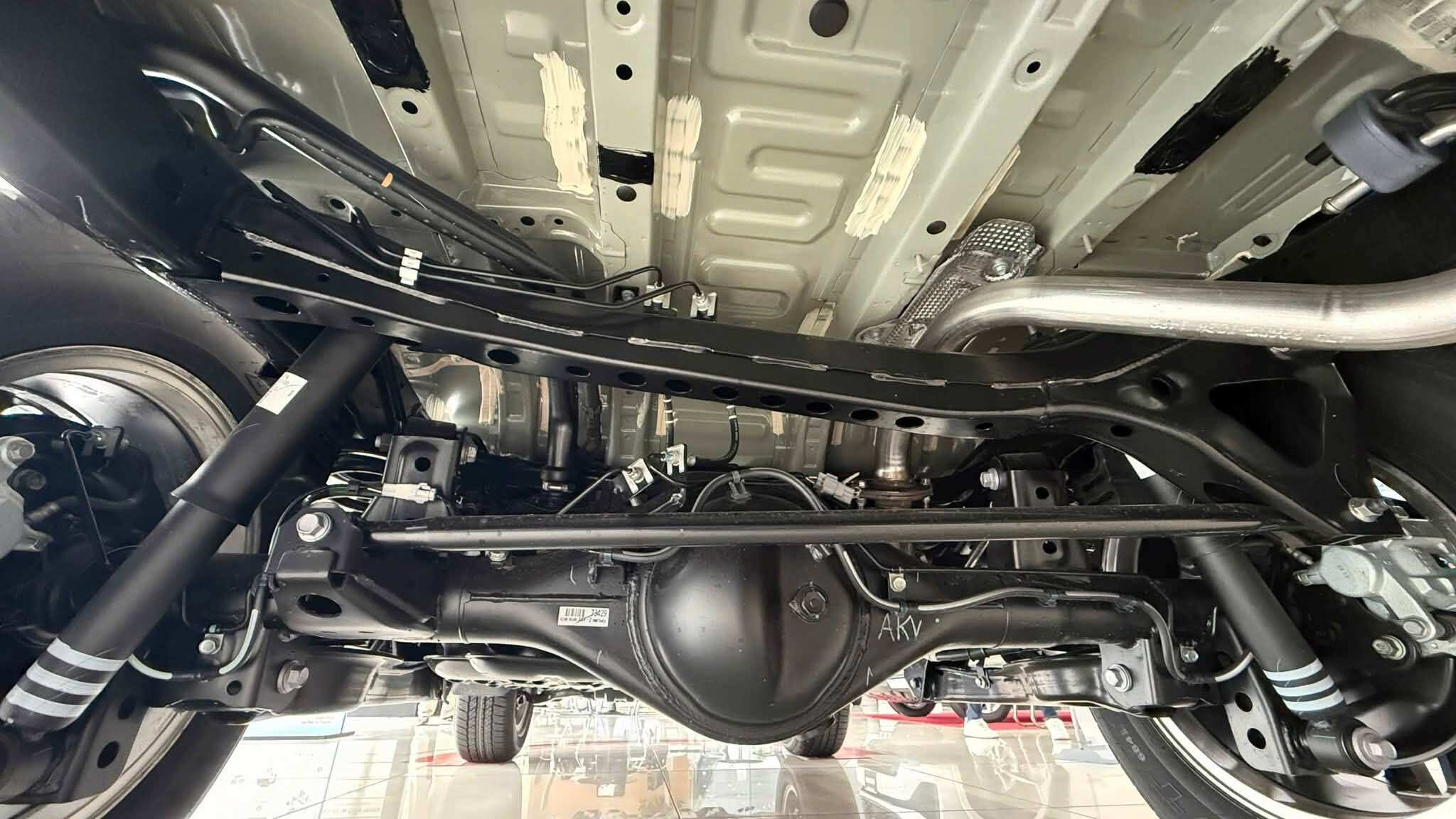 t-3-1785515689-399-width2048height1152 Toyota Land Cruiser FJ khối động cơ xăng 2.7L hút khí tự nhiên, cho công suất 163 mã lực.
