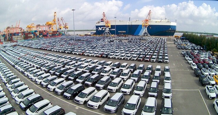 thi-truong-o-to-viet-nam-tang-14-sau-7-thang-xe-nhap-khau-va-dien-hoa-but-toc-4-1786989121-231-width740height389 Thị trường ô tô Việt Nam tăng 14% sau 7 tháng, xe nhập khẩu và điện hóa bứt tốc - 3