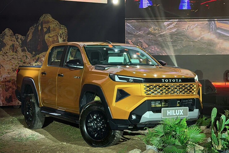 toyota-hilux-bat-ngo-giam-gia-manh-ban-pro-re-hon-ford-ranger-2-1787162118-395-width740height496 Toyota Hilux bất ngờ giảm giá mạnh, bản Pro rẻ hơn Ford Ranger - 3