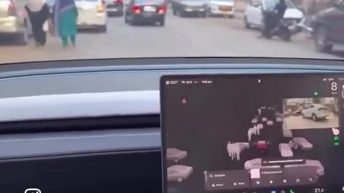 xe-tesla-loan-nhip-vi-giao-thong-o-an-do-1786604554 Xe Tesla 'loạn nhịp' vì giao thông ở Ấn Độ