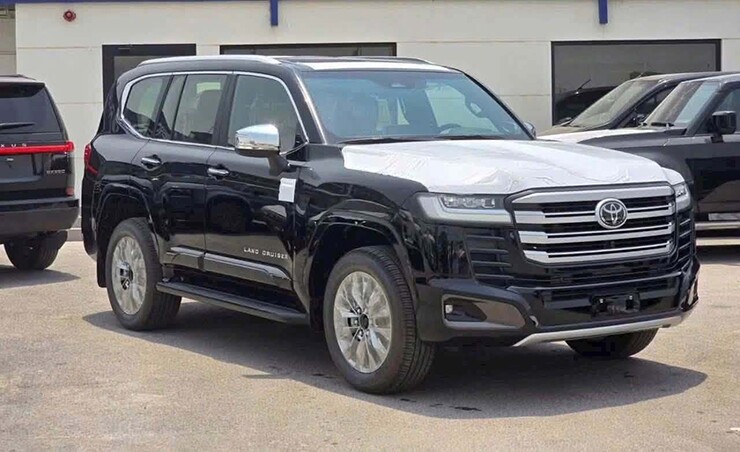 Chưa ra mắt tại Việt Nam, Toyota Land Cruiser Hybrid đã bị đội giá gần 1 tỷ đồng - 2
