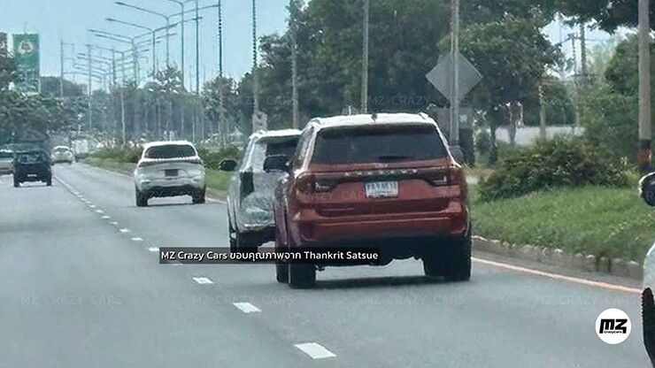 Toyota đưa nhiều mẫu xe đối thủ cũng như Hilux TRAVO vào đoàn thử nghiệm - Ảnh: Thankrit Satsue