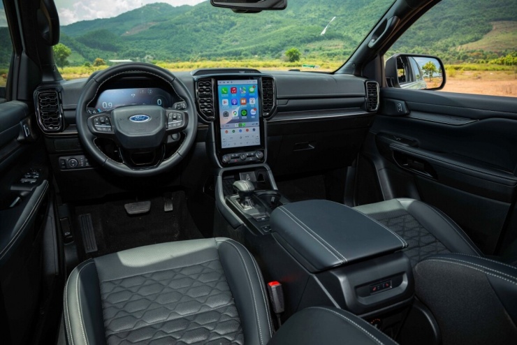 1788313210-78b9d7790c-ford_everest_15-width740height494 Nội thất Ford Everest