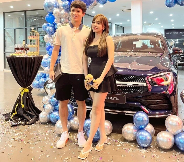 1788422036-94ceeb811e-5-96-width720height634 Mẫu SUV siêu sang giá gần 12 tỷ đồng của Hoàng Đức - 3