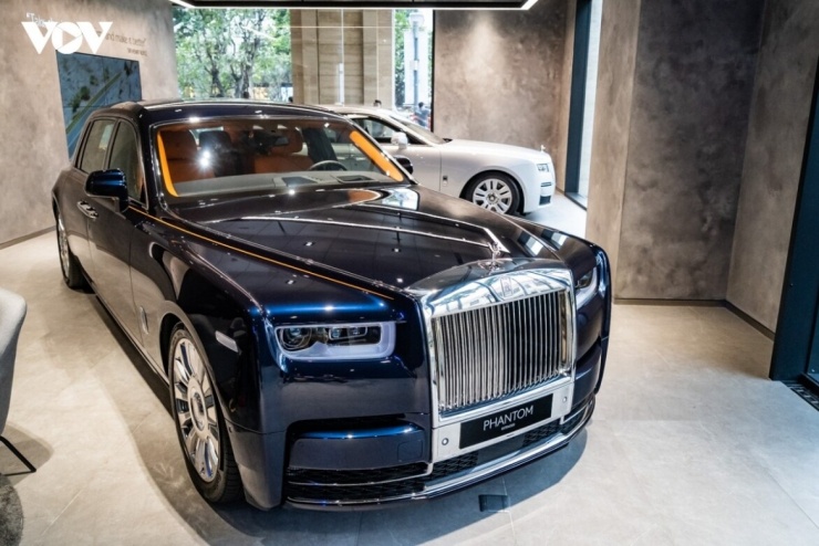 1789196641-60b38e4ecb-vov-rolls-royce-20-width740height494 Rolls-Royce Phantom Extended